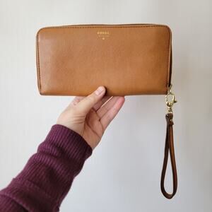 Fossil Sydney Wallet Zip Around Accordian with Wristlet Strap Camel Tan Orange